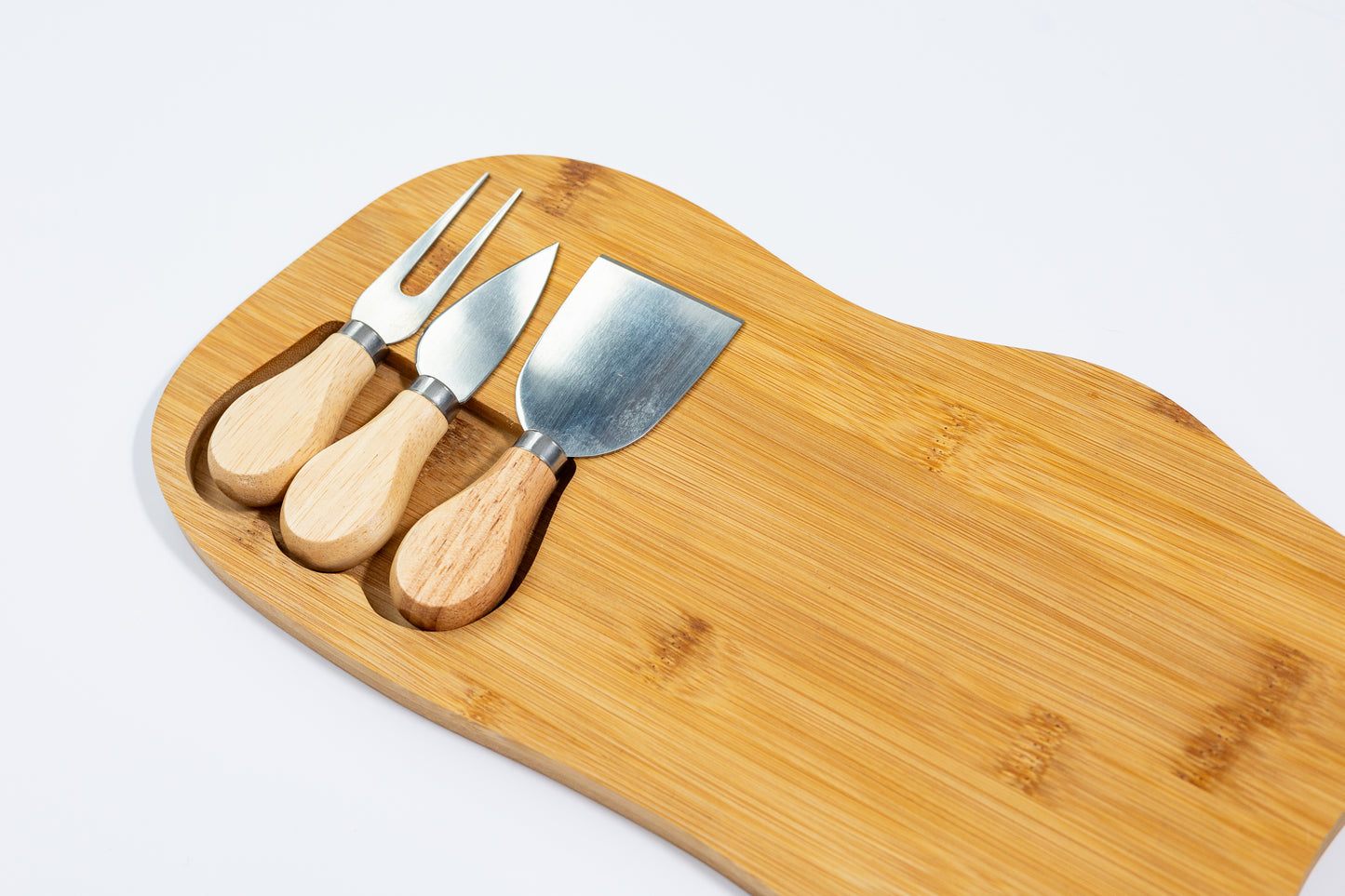 Cutting Board with 3 Cheese Knives