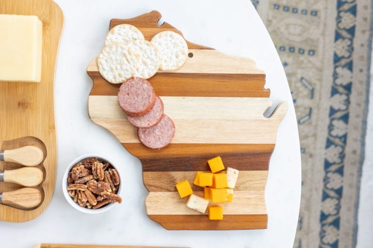 Deluxe Entertainer Sausage & Cheese & Cracker Gift Box Gallery Image